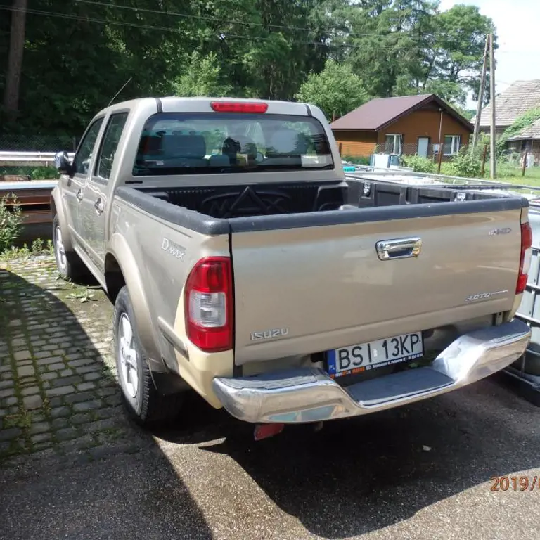 Car ISUZU D-Max  TFS 77